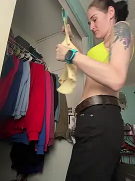 Snapshot of lolabunny9 chatting on December 1, 2025, 4:52 pm lolabunny9 online show from December 1, 2025, 4:52 pm