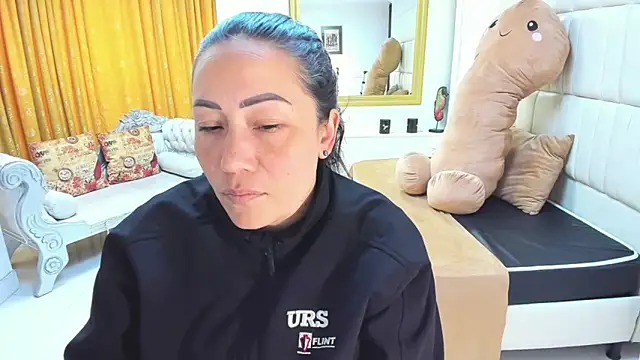 gaby trent online show from October 7, 2025, 2:07 pm