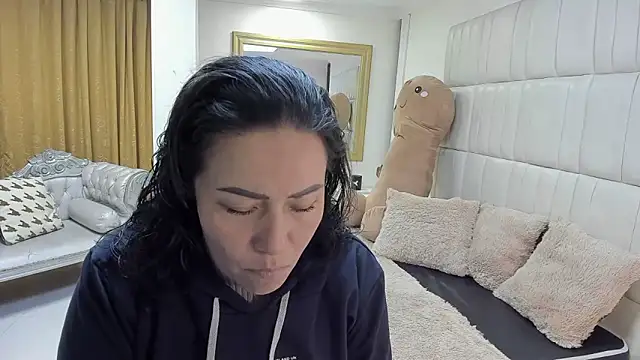 gaby trent online show from December 17, 2025, 11:37 am