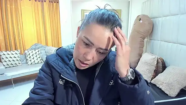 gaby trent online show from November 5, 2025, 2:09 pm