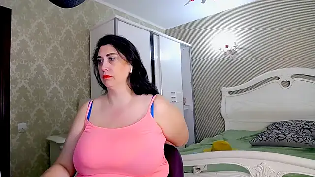 Snapshot of Evelyn_Shy chatting on March 12, 2026, 9:46 am Evelyn Shy online show from March 12, 2026, 9:46 am