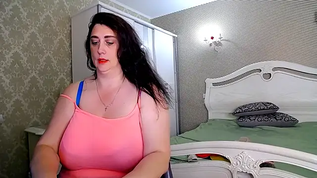 Snapshot of Evelyn_Shy chatting on July 28, 2026, 2:13 pm Evelyn Shy online show from July 28, 2026, 2:13 pm