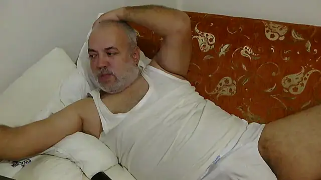 Snapshot of husoizmir chatting on November 2, 2025, 4:12 pm husoizmir online show from November 2, 2025, 4:12 pm