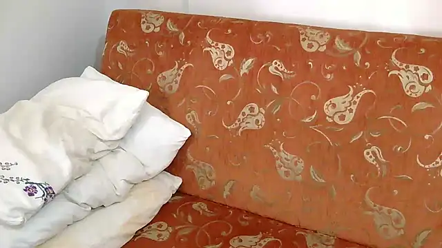 Snapshot of husoizmir chatting on November 7, 2025, 11:37 am husoizmir online show from November 7, 2025, 11:37 am