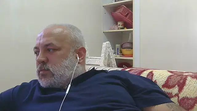 Snapshot of husoizmir chatting on May 28, 2026, 2:01 pm husoizmir online show from May 28, 2026, 2:01 pm