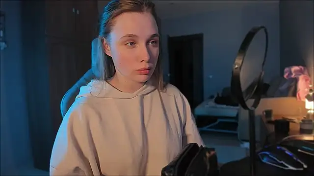 Rachel Ro online show from January 11, 2025, 4:14 pm