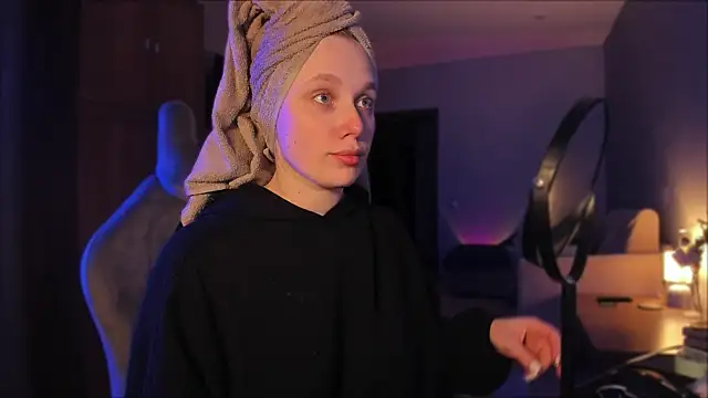 Rachel Ro online show from December 24, 2024, 3:16 pm