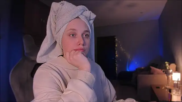 Rachel Ro online show from January 25, 2025, 8:42 pm