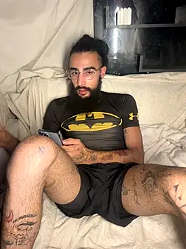 Snapshot of Av0caT chatting on October 13, 2025, 11:38 pm Av0caT online show from October 13, 2025, 11:38 pm