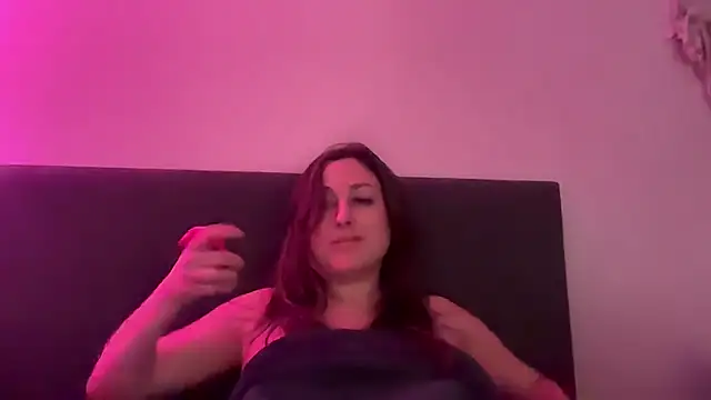 Snapshot of CrazyKittenMeow chatting on October 10, 2025, 1:39 am CrazyKittenMeow online show from October 10, 2025, 1:39 am