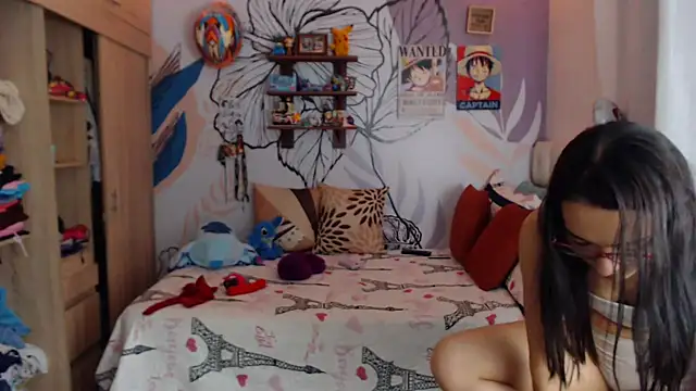 LinzyBaner online show from October 9, 2025, 11:16 pm