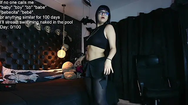 Snapshot of AlexHoe_ chatting on July 8, 2026, 6:52 pm AlexHoe online show from July 8, 2026, 6:52 pm
