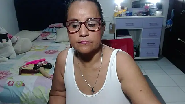 pervert mommy  online show from April 24, 2026, 10:17 am