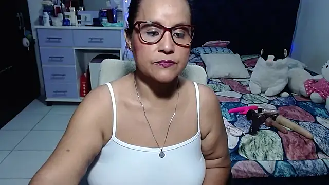 pervert mommy  online show from August 6, 2026, 9:37 am