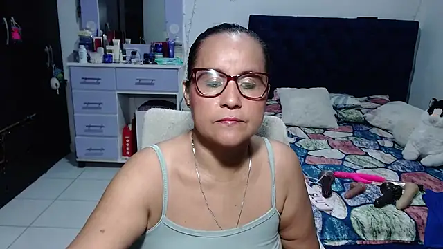 pervert mommy  online show from August 4, 2026, 9:58 am