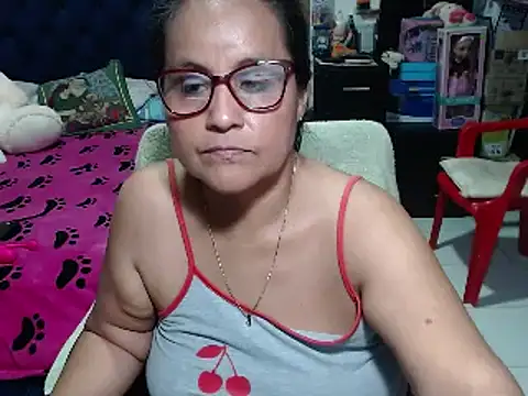 pervert mommy  online show from February 18, 2025, 2:27 pm