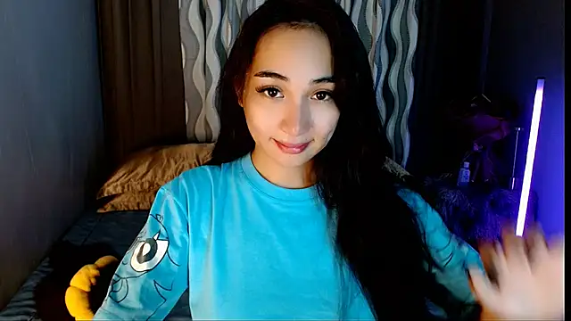 Snapshot of SweetLilly_18 chatting on April 26, 2026, 3:15 am SweetLilly 18 online show from April 26, 2026, 3:15 am