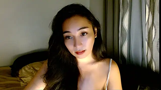 Snapshot of SweetLilly_18 chatting on March 27, 2026, 1:12 pm SweetLilly 18 online show from March 27, 2026, 1:12 pm