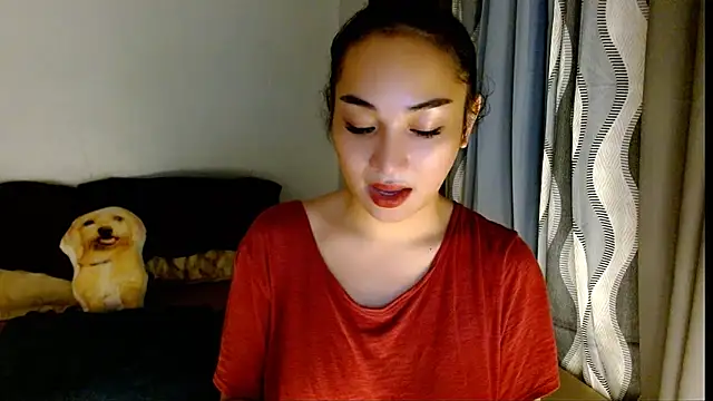 Snapshot of SweetLilly_18 chatting on March 26, 2026, 6:33 am SweetLilly 18 online show from March 26, 2026, 6:33 am