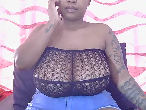 Snapshot of LICKABLETASH98 chatting on September 17, 2025, 6:26 am LICKABLETASH98 online show from September 17, 2025, 6:26 am