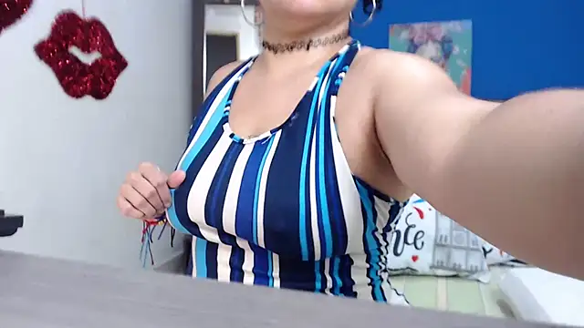 Snapshot of GlendaStarx chatting on July 15, 2026, 10:06 pm GlendaStarx online show from July 15, 2026, 10:06 pm