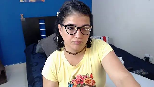 GlendaStarx online show from April 29, 2026, 8:04 pm