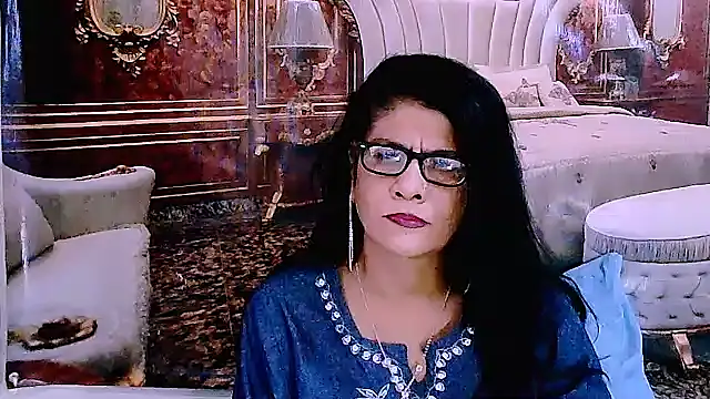 Snapshot of IndianAllure chatting on August 6, 2026, 6:52 am IndianAllure online show from August 6, 2026, 6:52 am