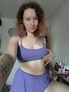 Snapshot of Frost_foxy chatting on July 7, 2026, 7:34 am Frost foxy online show from July 7, 2026, 7:34 am