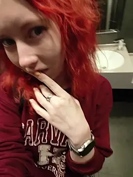 Snapshot of Frost_foxy chatting on November 22, 2025, 2:21 am Frost foxy online show from November 22, 2025, 2:21 am