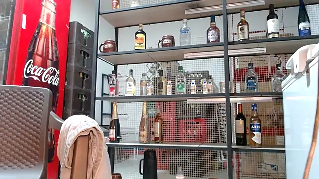 Snapshot of DAELAA chatting on November 12, 2025, 10:35 pm DAELAA online show from November 12, 2025, 10:35 pm