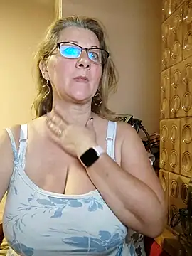 Snapshot of Elza01 chatting on September 26, 2025, 5:31 pm Elza01 online show from September 26, 2025, 5:31 pm