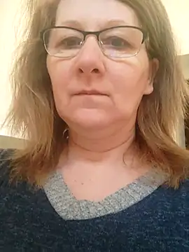 Snapshot of Elza01 chatting on February 18, 2025, 6:26 am Elza01 online show from February 18, 2025, 6:26 am