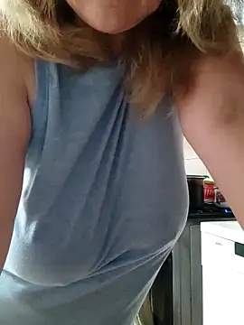 Snapshot of Elza01 chatting on October 1, 2025, 5:23 am Elza01 online show from October 1, 2025, 5:23 am