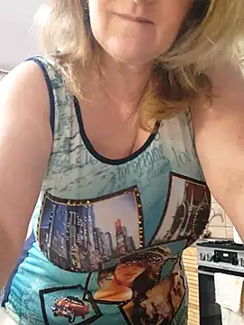 Snapshot of Elza01 chatting on March 7, 2025, 10:13 am Elza01 online show from March 7, 2025, 10:13 am