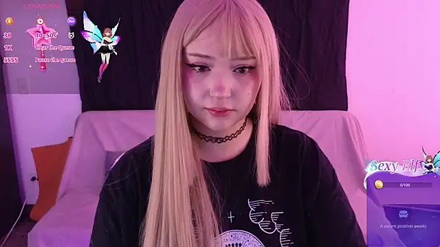 Snapshot of KuroChan420 chatting on December 10, 2024, 10:26 pm KuroChan420 online show from December 10, 2024, 10:26 pm