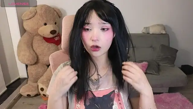 KuroChan420 online show from May 6, 2026, 2:59 am