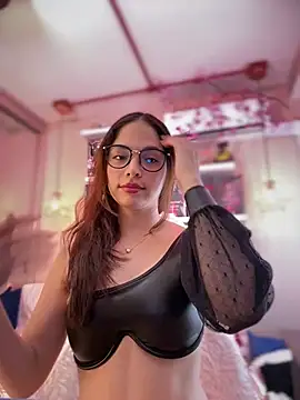 Zoe Bae online show from May 1, 2026, 4:06 am