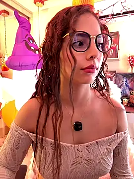 Snapshot of Zoe_Bae chatting on October 20, 2025, 8:31 pm Zoe Bae online show from October 20, 2025, 8:31 pm