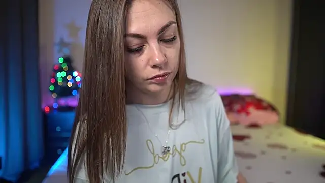 TiffanyPierce online show from December 16, 2025, 9:19 pm