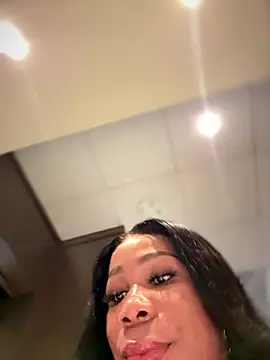 Snapshot of Belle___ chatting on October 19, 2025, 2:42 pm Belle online show from October 19, 2025, 2:42 pm