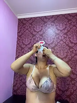 juliana diaz online show from October 21, 2025, 11:09 am