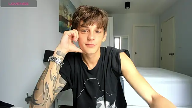 MiracleCam online show from November 3, 2025, 3:45 am