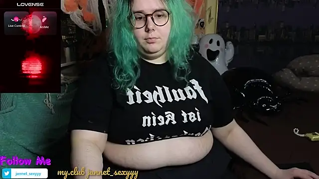 JannetPie online show from November 5, 2025, 9:29 pm