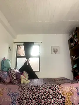 AlondraDiossa03 online show from November 3, 2025, 6:55 pm