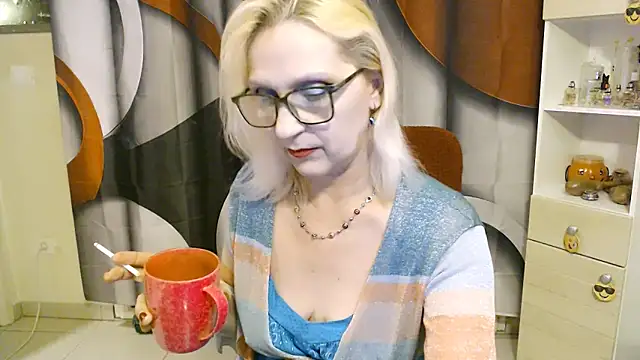 Snapshot of Ala-N-Dala chatting on November 21, 2025, 8:46 am Ala-N-Dala online show from November 21, 2025, 8:46 am