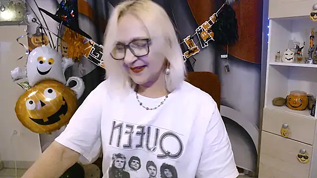 Snapshot of Ala-N-Dala chatting on October 31, 2025, 1:30 pm Ala-N-Dala online show from October 31, 2025, 1:30 pm