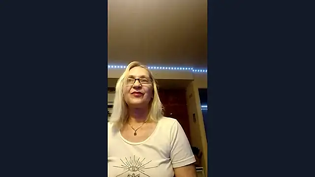 Snapshot of Ala-N-Dala chatting on December 16, 2025, 7:12 am Ala-N-Dala online show from December 16, 2025, 7:12 am