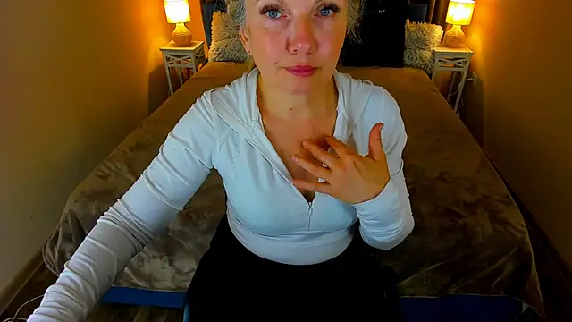 Snapshot of Abby_Moore_ chatting on April 12, 2026, 8:23 pm Abby Moore online show from April 12, 2026, 8:23 pm