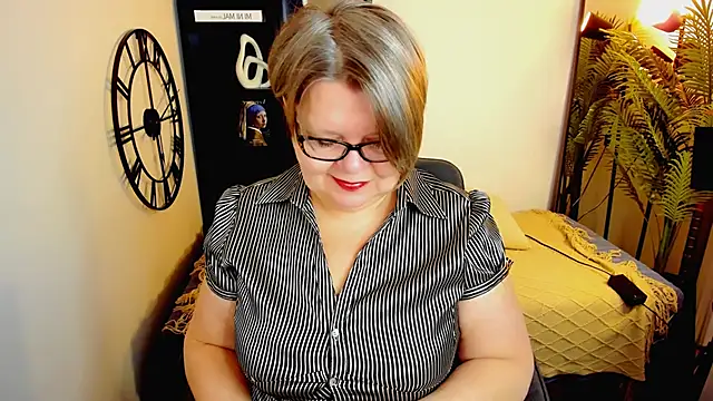 Snapshot of Shannonshine chatting on May 2, 2026, 5:34 am Shannonshine online show from May 2, 2026, 5:34 am