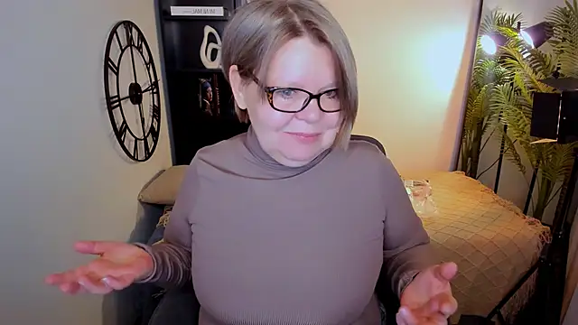 Snapshot of Shannonshine chatting on May 8, 2026, 5:22 am Shannonshine online show from May 8, 2026, 5:22 am